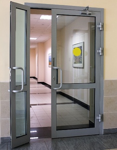 Двери распашные входные алюминиевые Altest Universal 450 Болгария